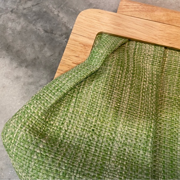 Francesca’s Florence Pleated Wood Frame Clutch Interior Pocket - Picture 2 of 12